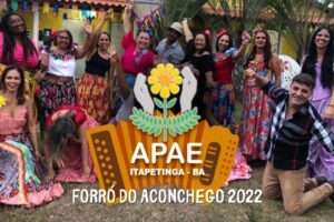 Fotos com colaboradores da APAE no forró do aconchego 2022